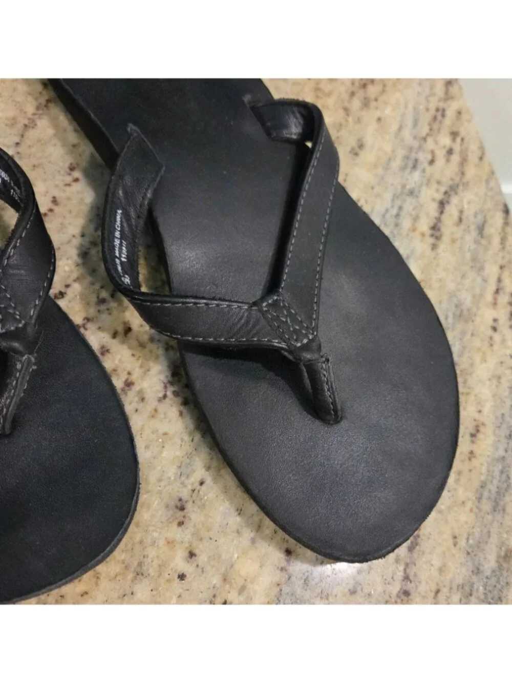 LL Bean Women’s Size 8 Black Flop Flops 275038 - Picture 3 of 12